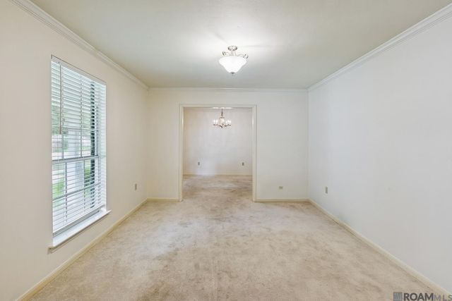 927 Bourbon Ave, Baton Rouge, LA 70808