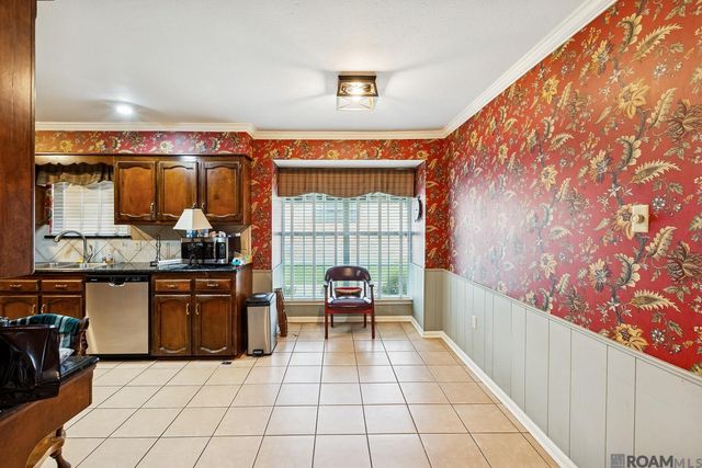 927 Bourbon Ave, Baton Rouge, LA 70808