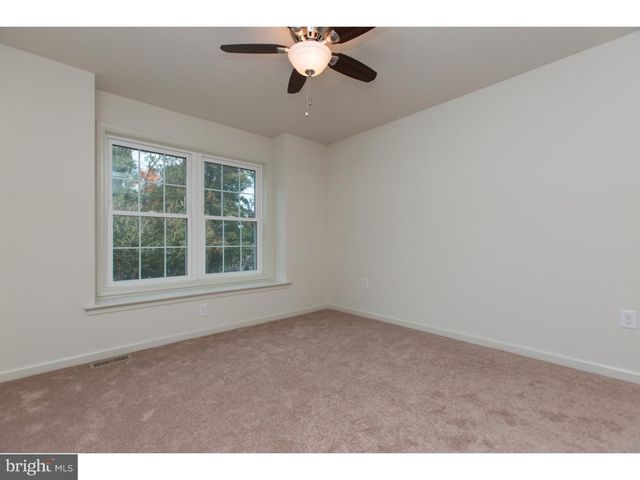 233 W WOODVIEW RD, West Grove, PA 19390