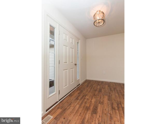 233 W WOODVIEW RD, West Grove, PA 19390