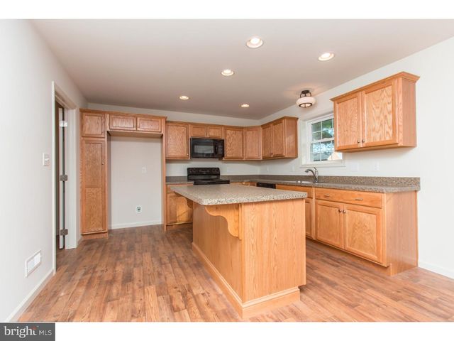 233 W WOODVIEW RD, West Grove, PA 19390