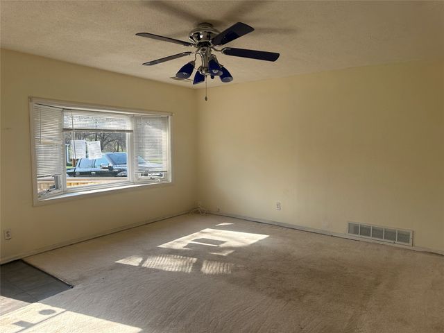 7107 SW 16th Street, Des Moines, IA 50315