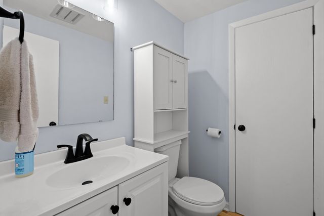 4 Clinton Court, Merrimack, NH 03054