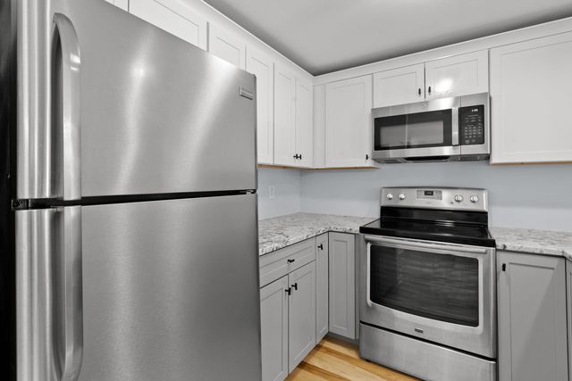4 Clinton Court, Merrimack, NH 03054