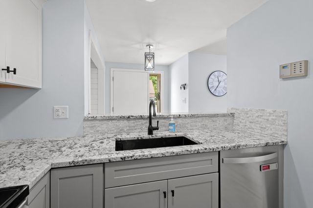 4 Clinton Court, Merrimack, NH 03054