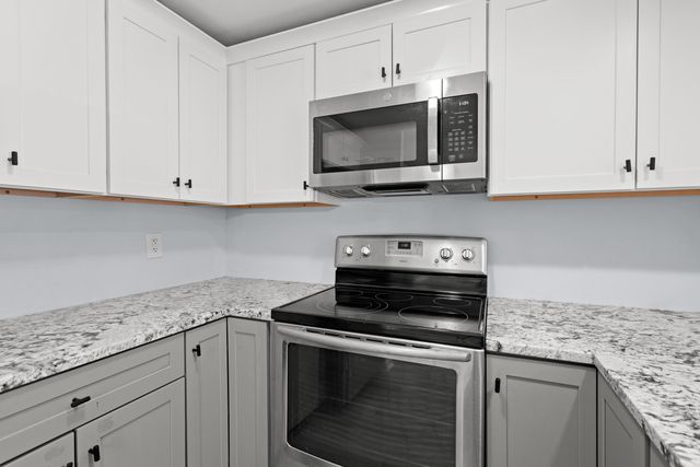4 Clinton Court, Merrimack, NH 03054