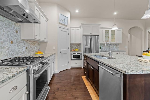N1421 MEADOW PARK DRIVE, Greenville, WI 54942