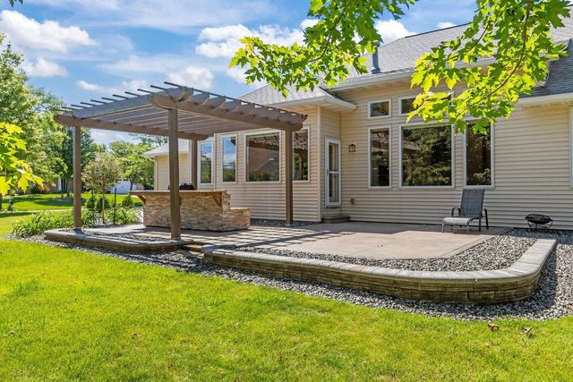 N1421 MEADOW PARK DRIVE, Greenville, WI 54942