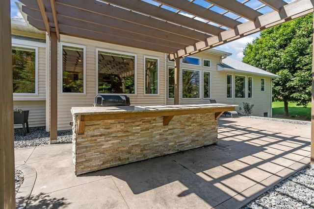 N1421 MEADOW PARK DRIVE, Greenville, WI 54942