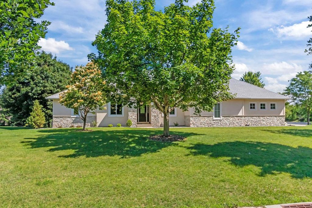 N1421 MEADOW PARK DRIVE, Greenville, WI 54942