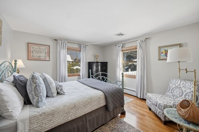 144 River Rd, Agawam, MA 01001