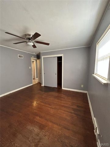 615 Tesmore Place, St Louis, MO 63135