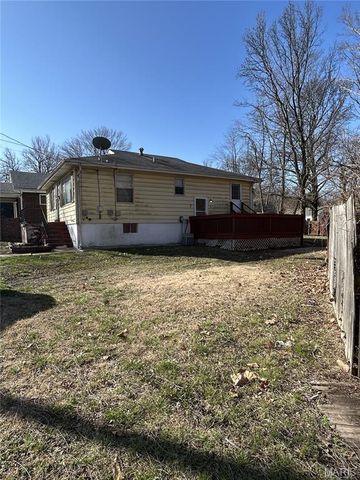 615 Tesmore Place, St Louis, MO 63135