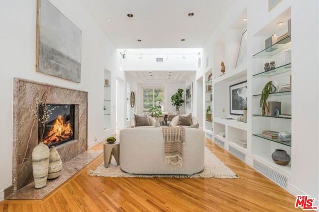 816 N Kenter Avenue, Los Angeles, CA 90049