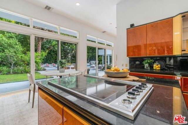 816 N Kenter Avenue, Los Angeles, CA 90049