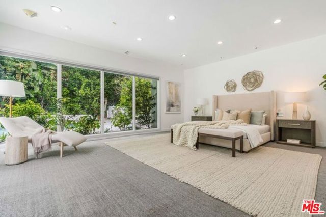 816 N Kenter Avenue, Los Angeles, CA 90049
