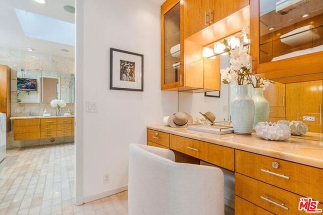 816 N Kenter Avenue, Los Angeles, CA 90049