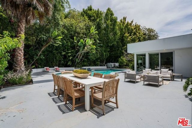 816 N Kenter Avenue, Los Angeles, CA 90049