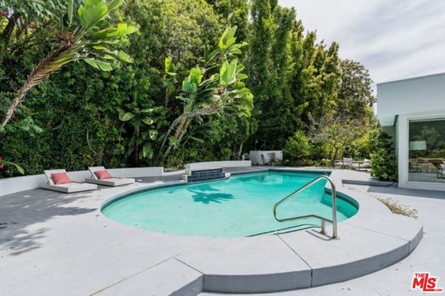 816 N Kenter Avenue, Los Angeles, CA 90049