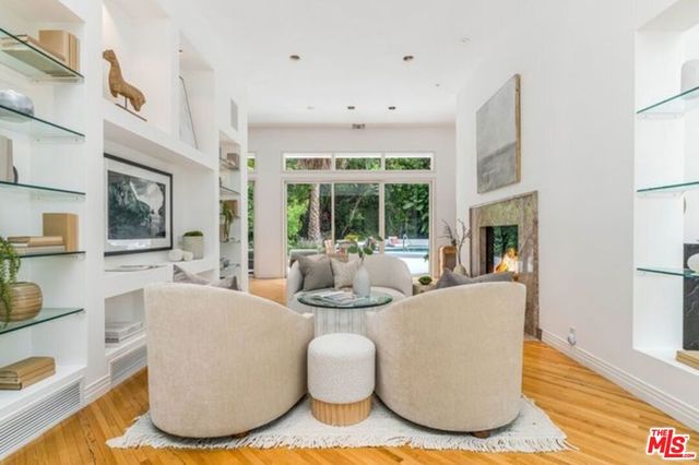 816 N Kenter Avenue, Los Angeles, CA 90049