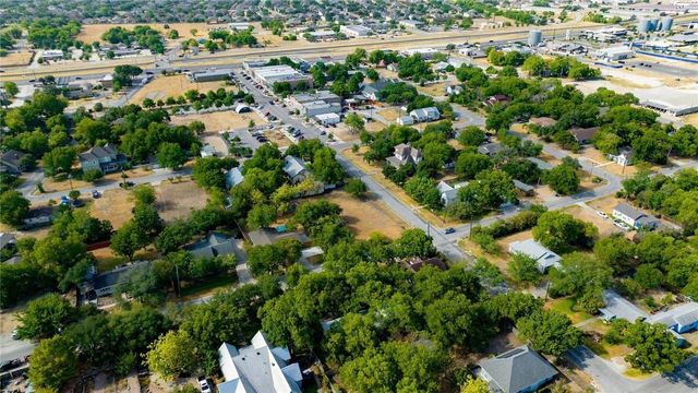 113 W Live Oak ST, Hutto, TX 78634