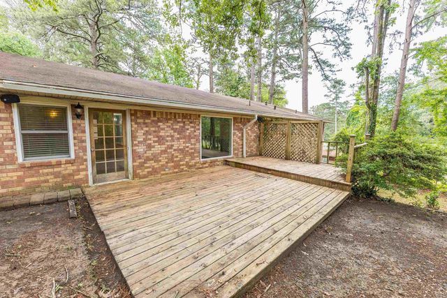 1030 Woodcrest Rd, Camden, AR 71701