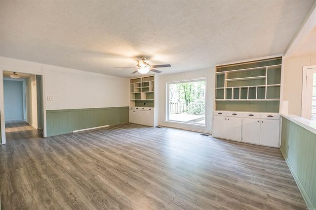 1030 Woodcrest Rd, Camden, AR 71701