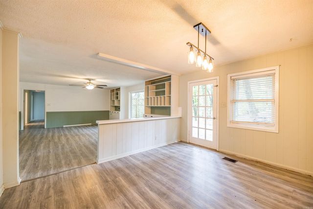 1030 Woodcrest Rd, Camden, AR 71701