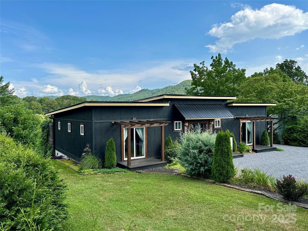 1389 Webster Road, Sylva, NC 28779