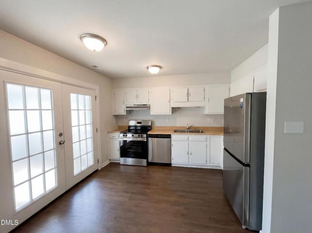 4113 Mill Bridge Road, Hope Mills, NC 28348