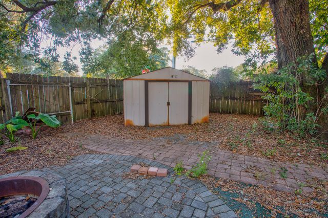 2400 Suwanee Lane, Fort Walton Beach, FL 32547