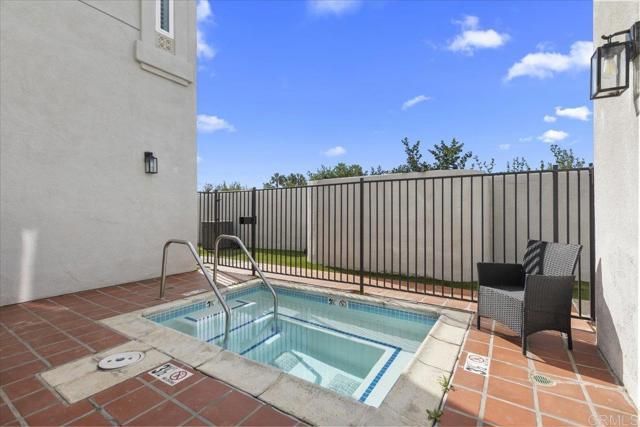 835 N Cleveland Street E, Oceanside, CA 92054