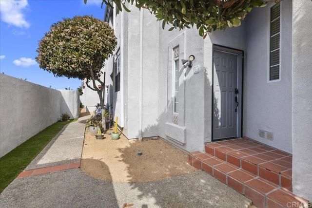 835 N Cleveland Street E, Oceanside, CA 92054