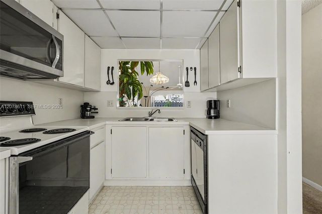 1557 N 15th Terrace, Hollywood, FL 33020