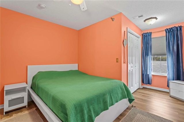 2405 NE 68th Street, Gladstone, MO 64118