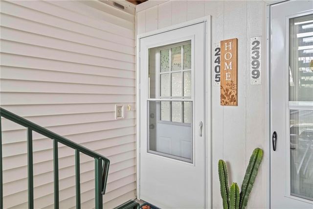 2405 NE 68th Street, Gladstone, MO 64118