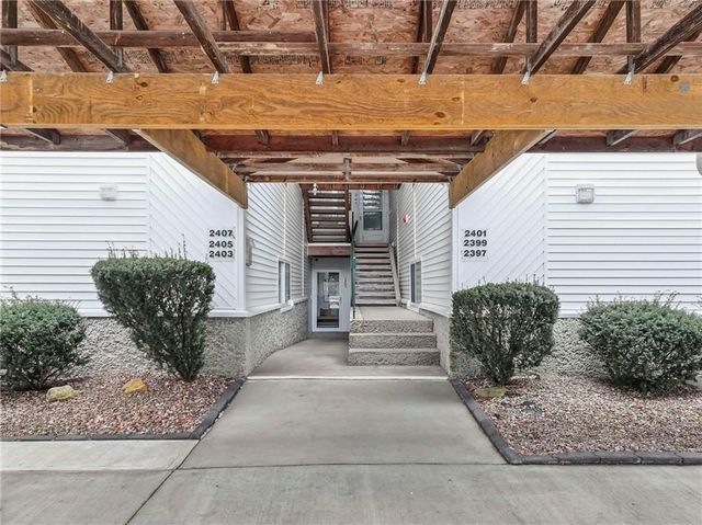 2405 NE 68th Street, Gladstone, MO 64118