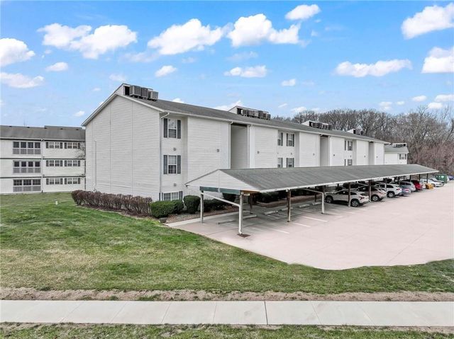 2405 NE 68th Street, Gladstone, MO 64118