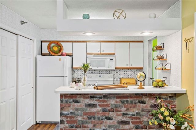 2405 NE 68th Street, Gladstone, MO 64118