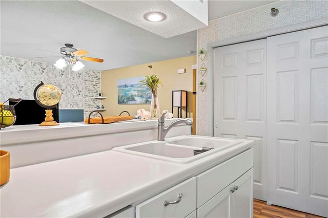 2405 NE 68th Street, Gladstone, MO 64118