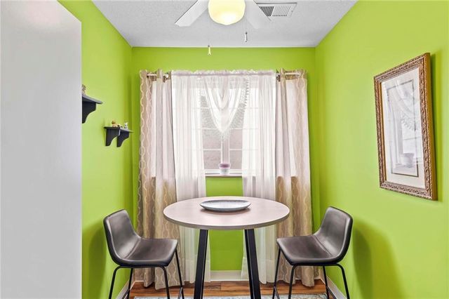 2405 NE 68th Street, Gladstone, MO 64118