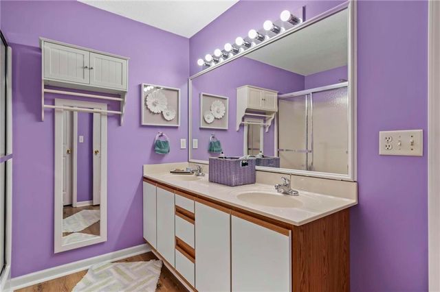 2405 NE 68th Street, Gladstone, MO 64118