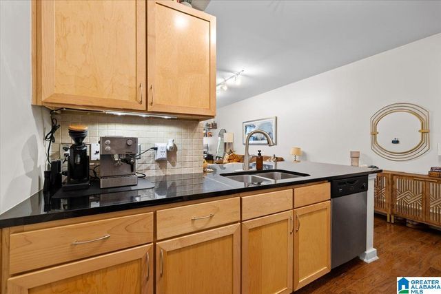 401 20th St S Apt 216, Birmingham, AL 35233