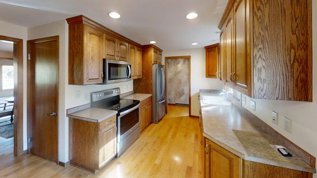 1704 Plainview Lane, Albert Lea, MN 56007