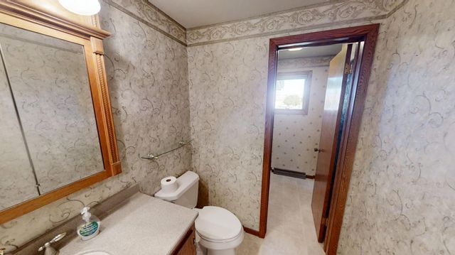 1704 Plainview Lane, Albert Lea, MN 56007