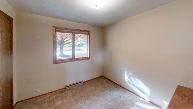 1704 Plainview Lane, Albert Lea, MN 56007