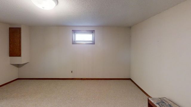 1704 Plainview Lane, Albert Lea, MN 56007