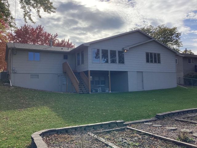 1704 Plainview Lane, Albert Lea, MN 56007