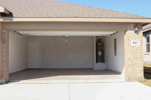 807 Wolf Creek Drive, Cleburne, TX 76033