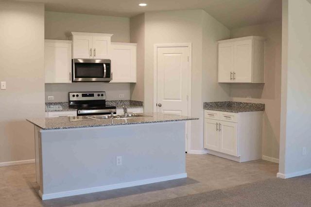807 Wolf Creek Drive, Cleburne, TX 76033